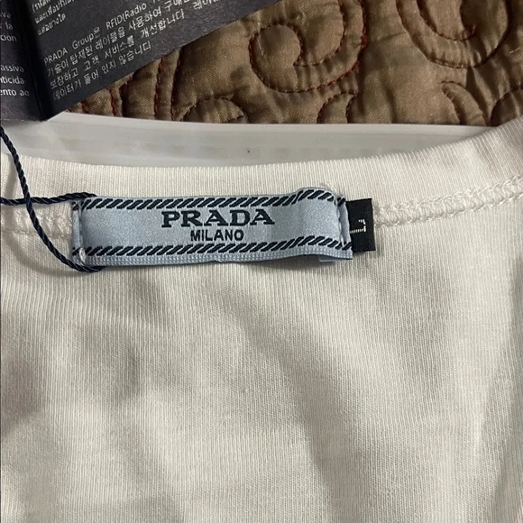 Prada Elegant White Sleeveless Crop Top - Picture 7 of 10